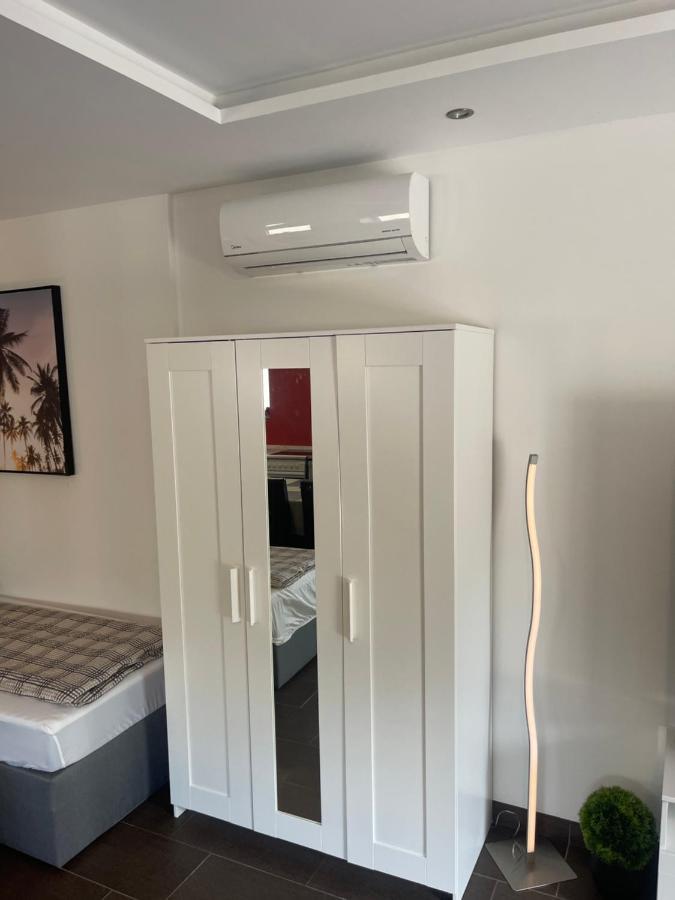 Malibu Apartman & Jacuzzi Мишкольц Экстерьер фото